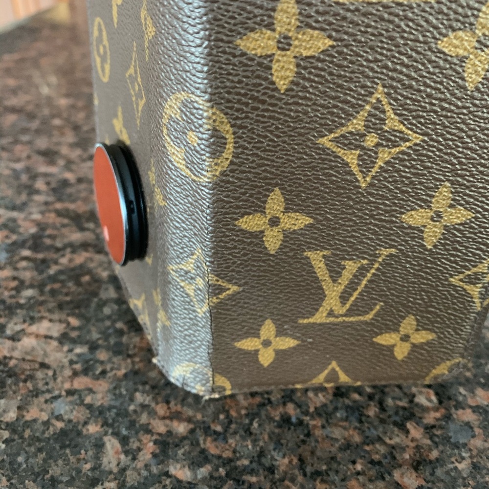 Louis Vuitton iPhone 7 Plus & 8 Plus Folio - Picture 4 of 8